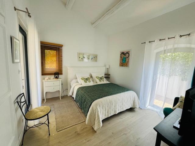 Les Cistes Bed and Breakfast Mallemort Buitenkant foto