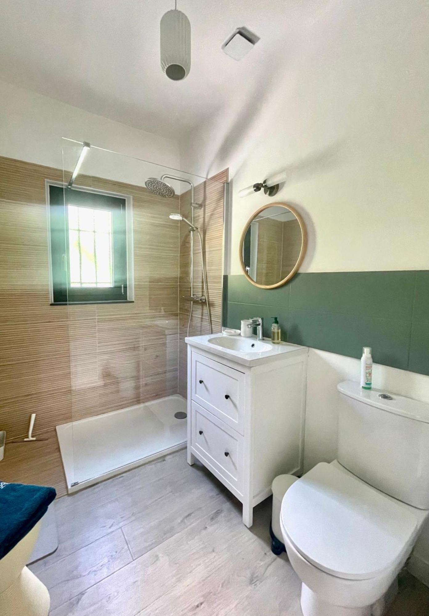 Les Cistes Bed and Breakfast Mallemort Buitenkant foto