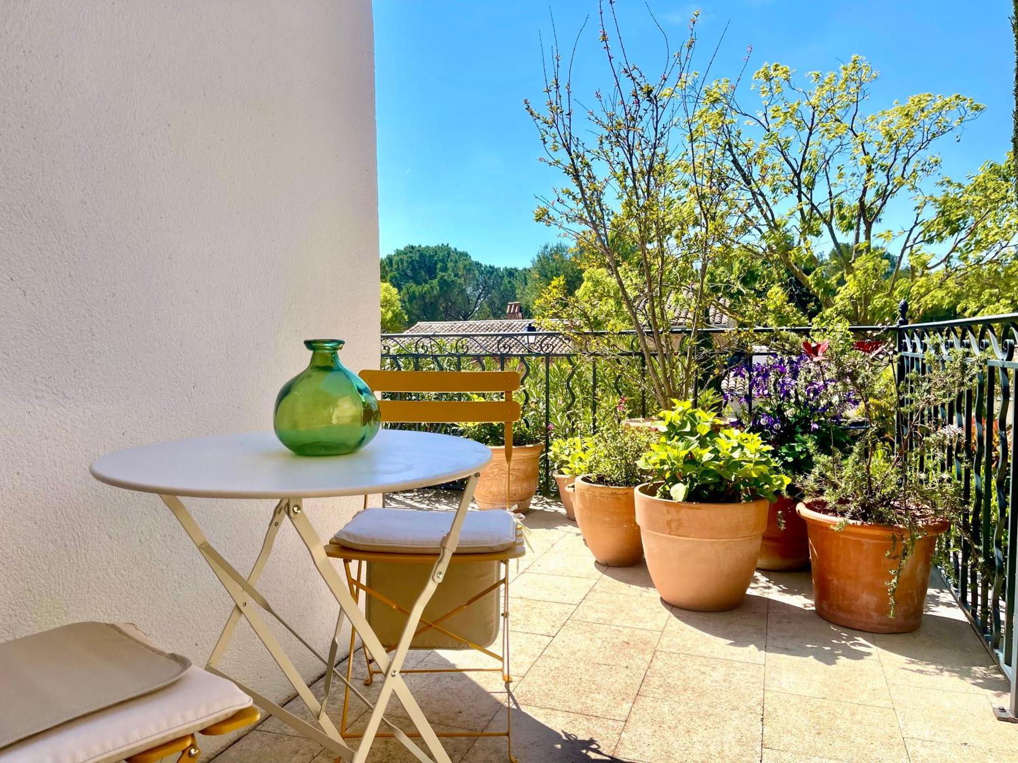 Les Cistes Bed and Breakfast Mallemort Buitenkant foto