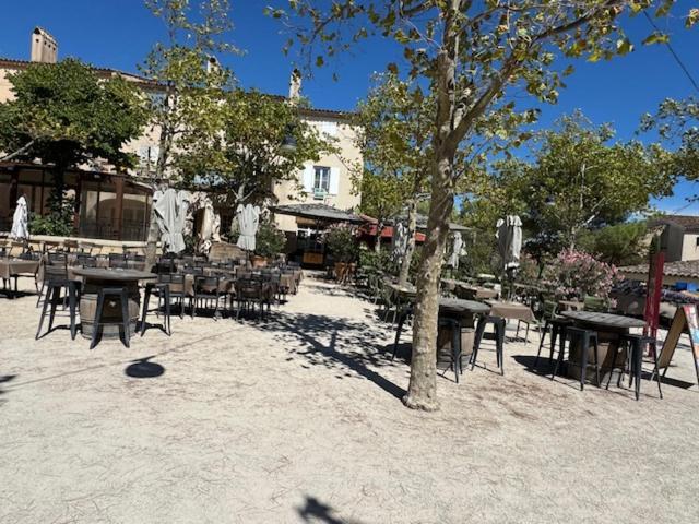 Les Cistes Bed and Breakfast Mallemort Buitenkant foto